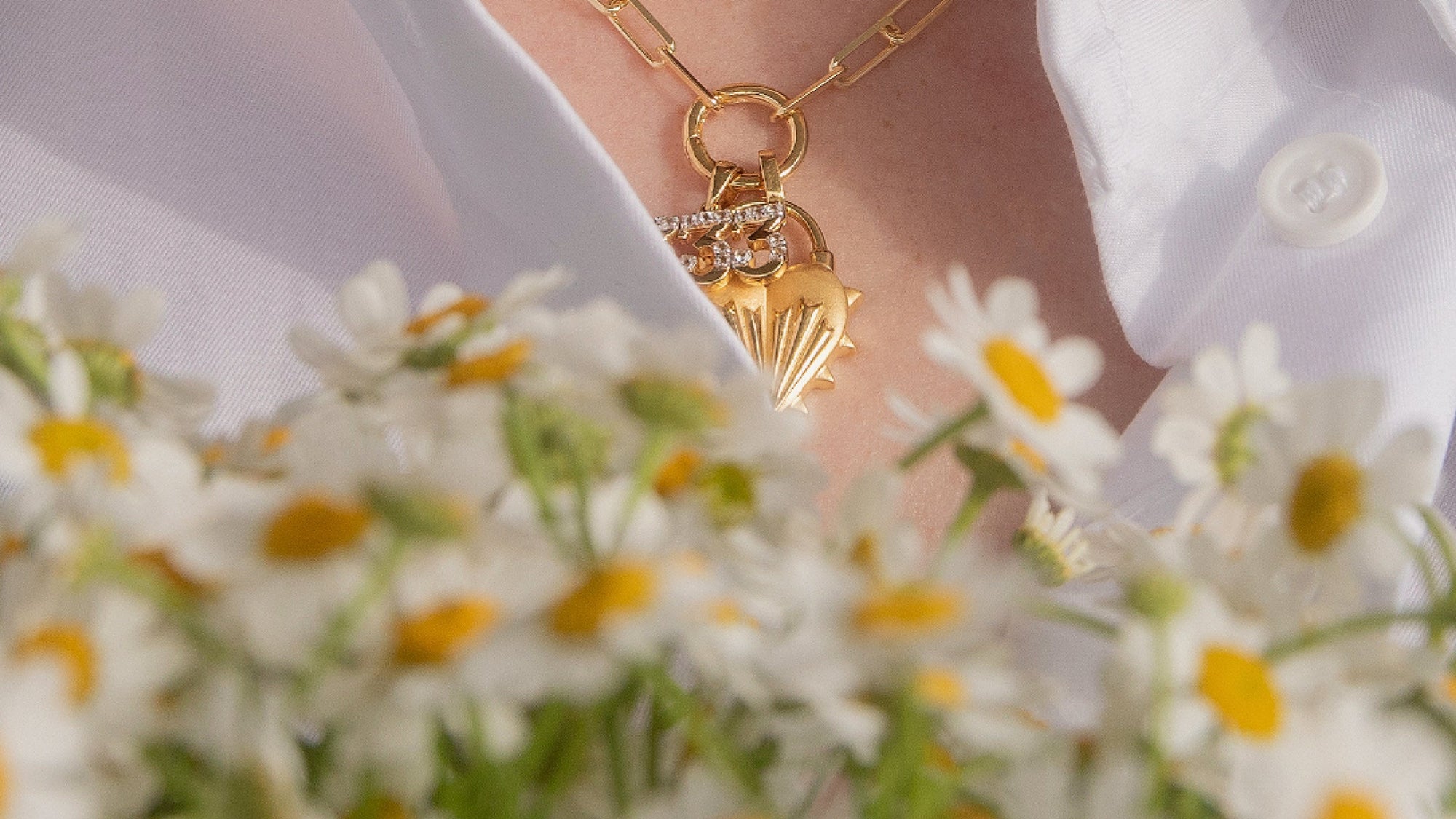 In-grid promotional content