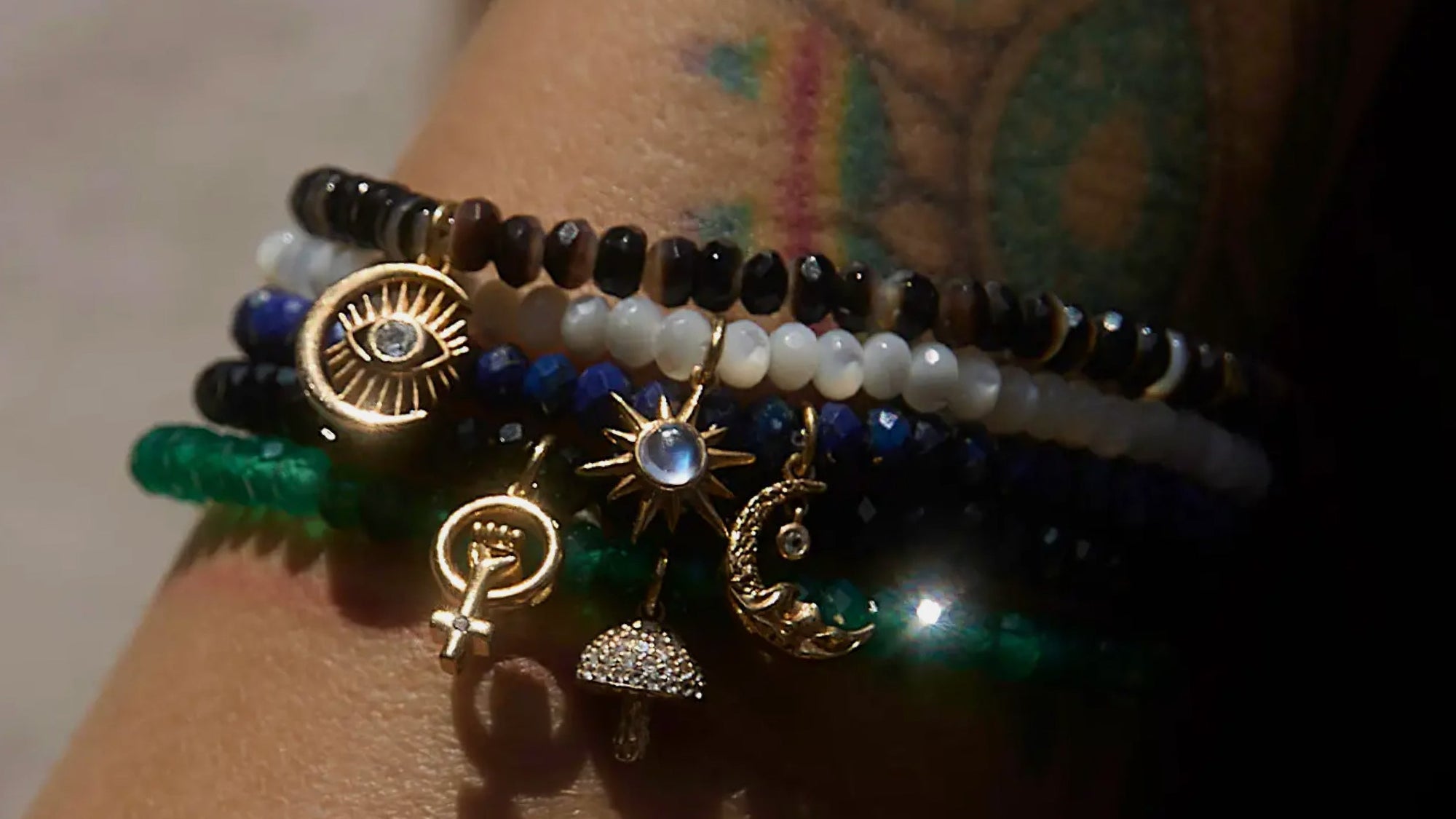 In-grid promotional content