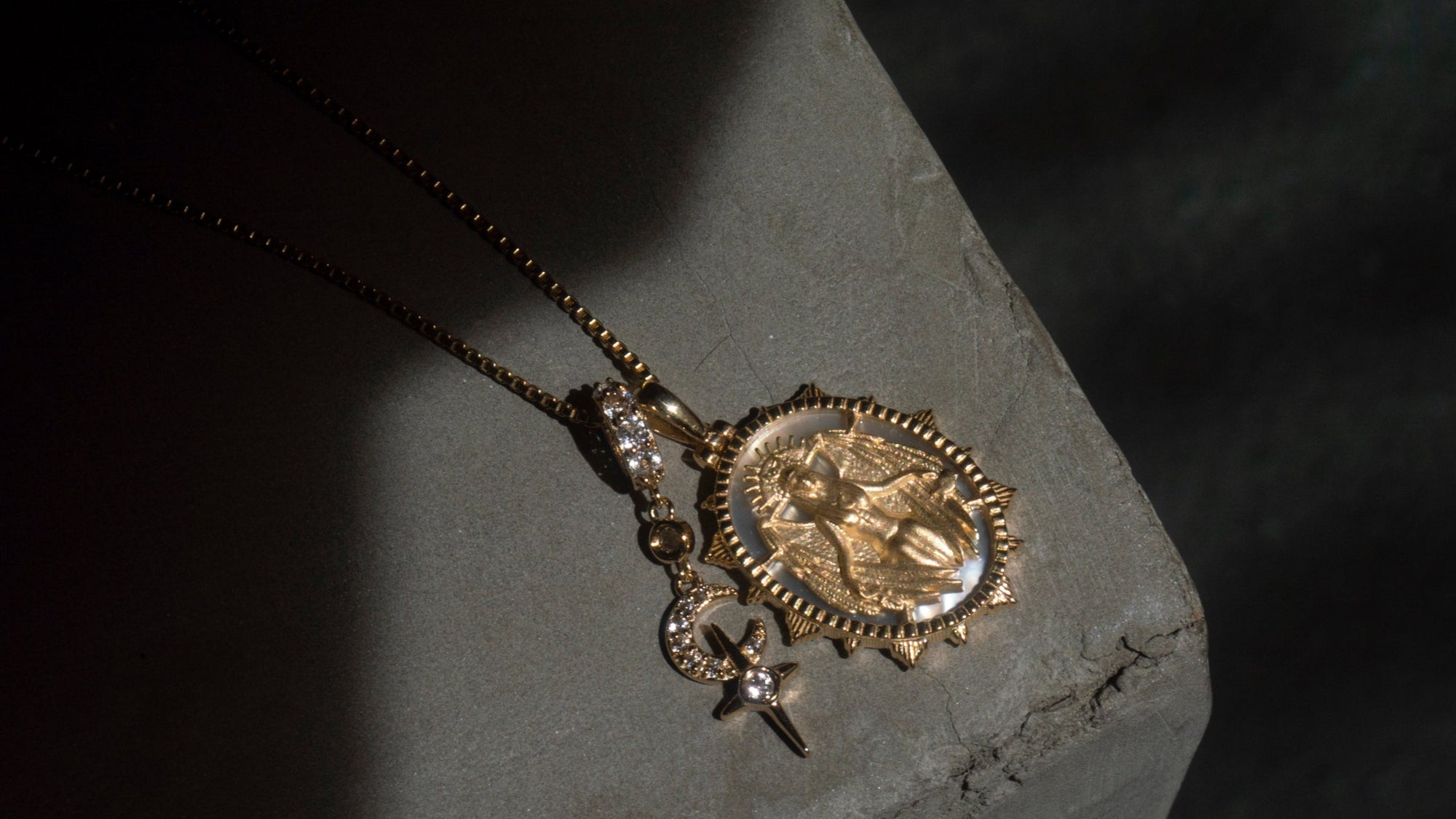 In-grid promotional content