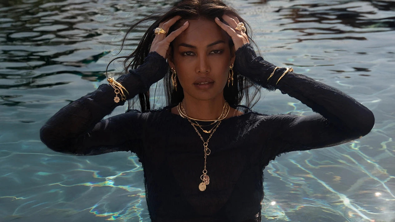 In-grid promotional content