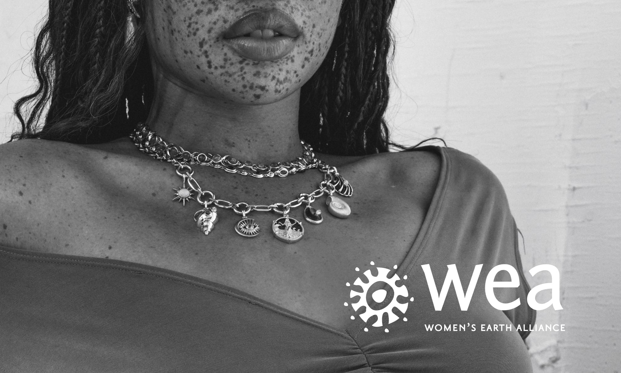 In-grid promotional content