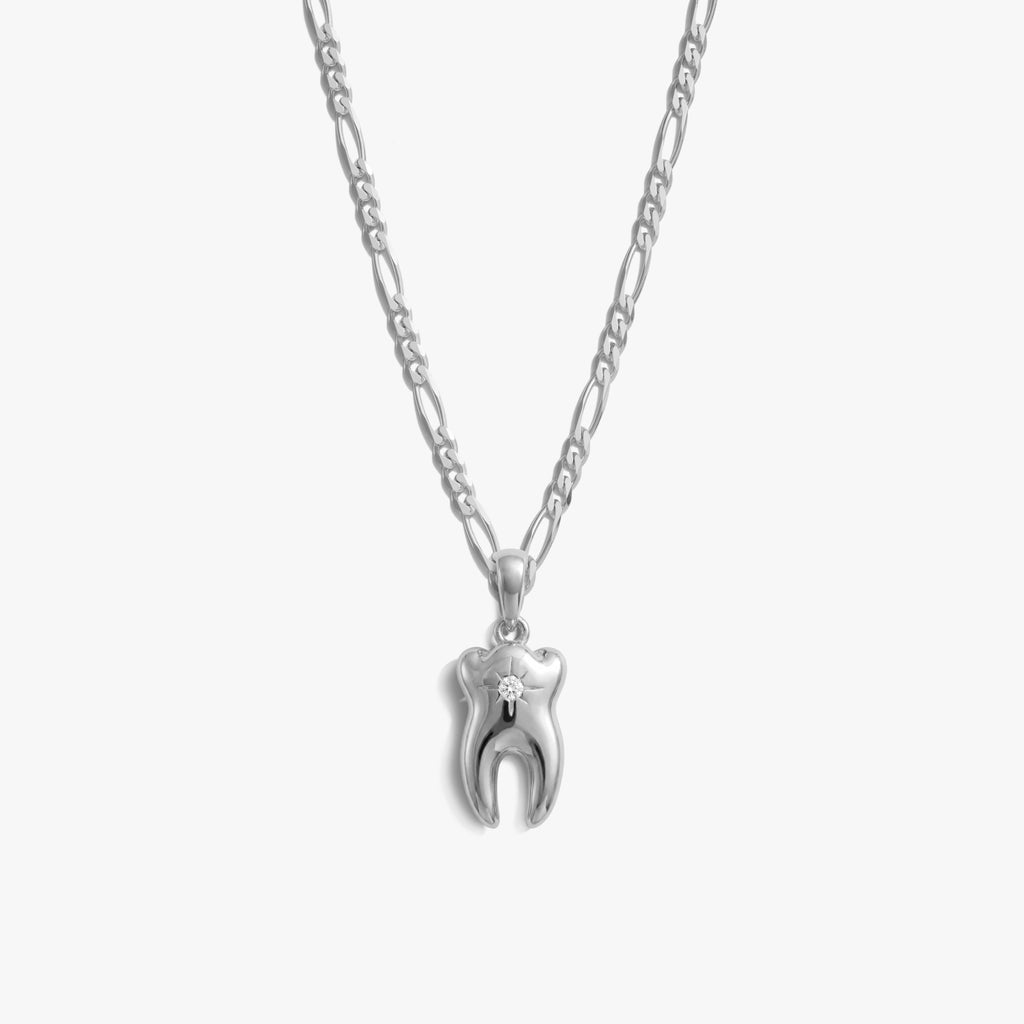 Awe Inspired Necklaces 925 Sterling Silver / 16''-18'' Tooth Gem Figaro Necklace