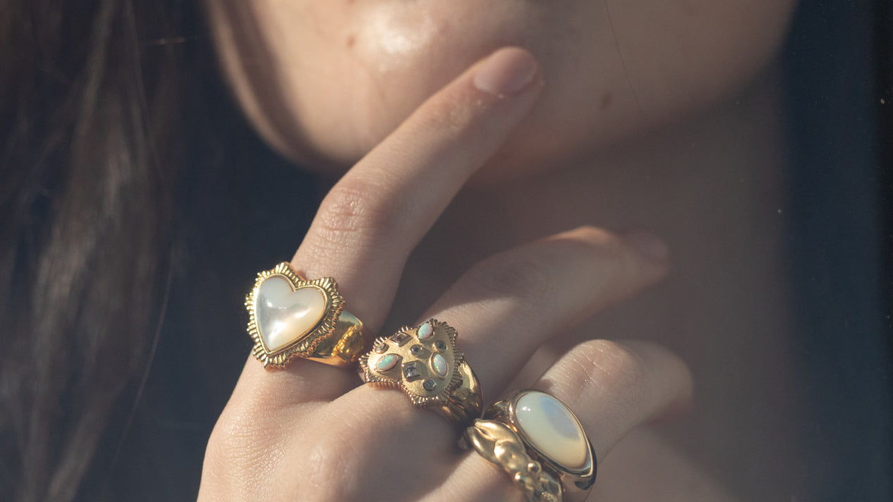 In-grid promotional content