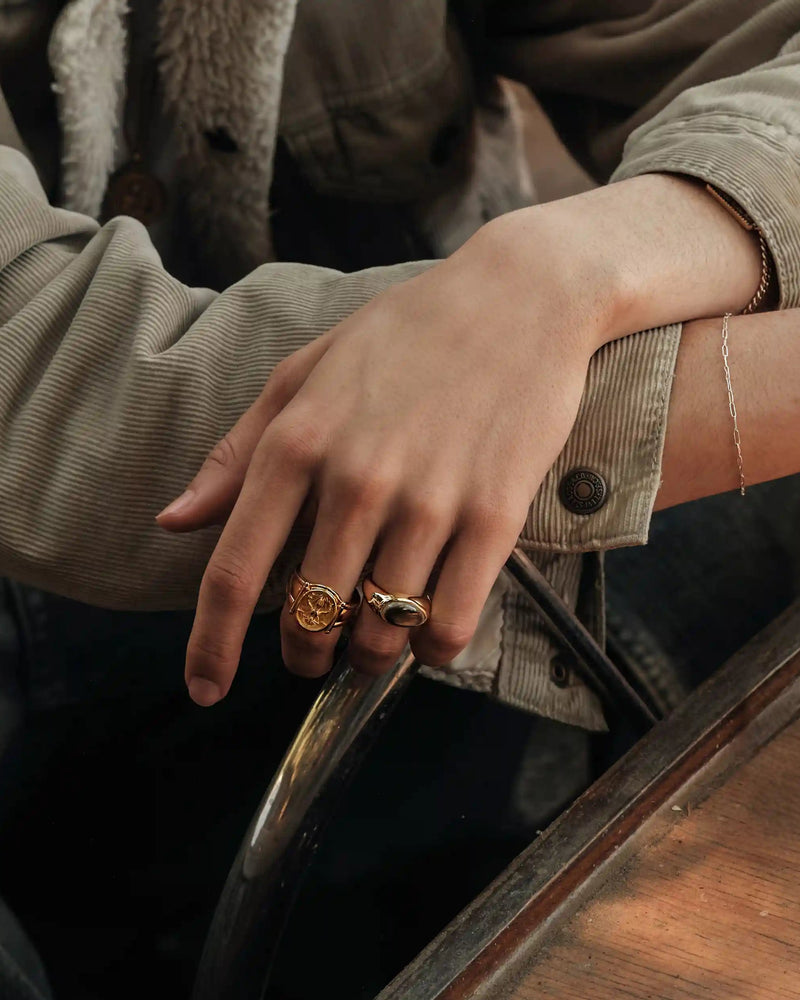 Awe Inspired Men's Men's Black Mother of Pearl Signet Ring