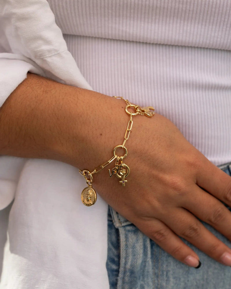 Awe Inspired Pendants Vote Amulet