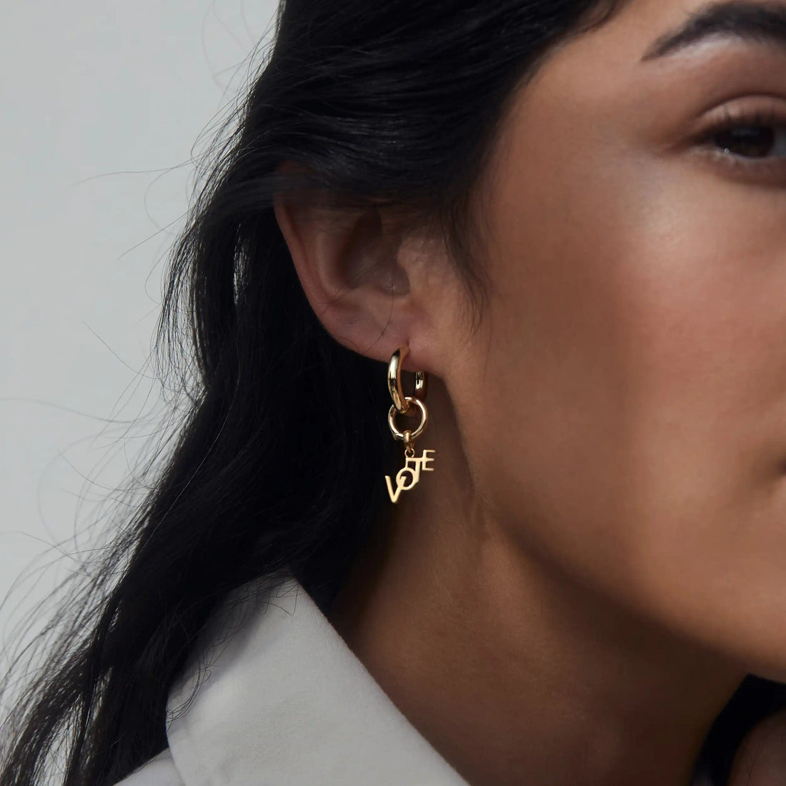 Awe Inspired Pendants Vote Amulet