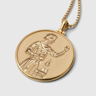 Marie Curie standard round pendant in gold vermeil